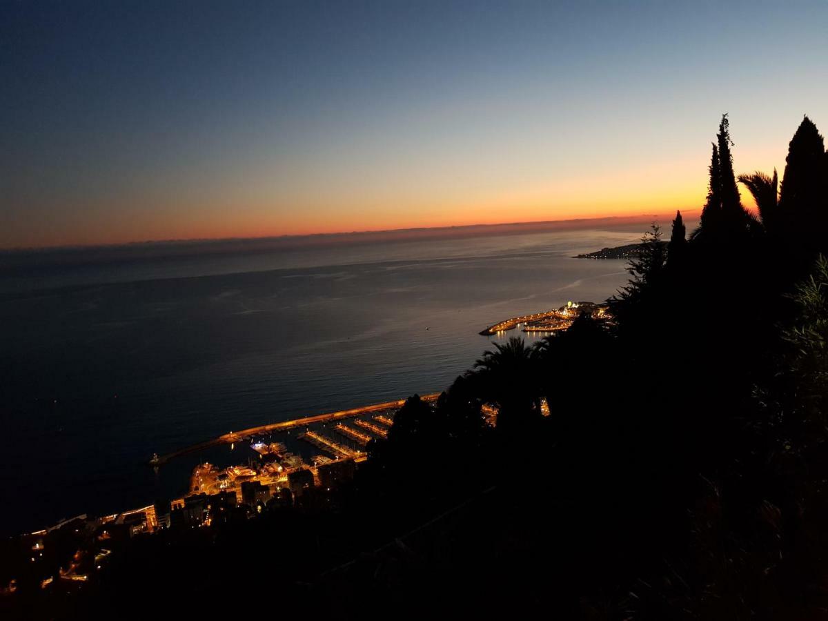 Olguita Hotel Menton Bagian luar foto
